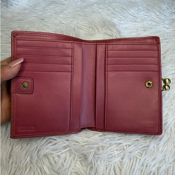 y2k COACH Vintage Pink Kisslock Wallet - Picture 8 of 13